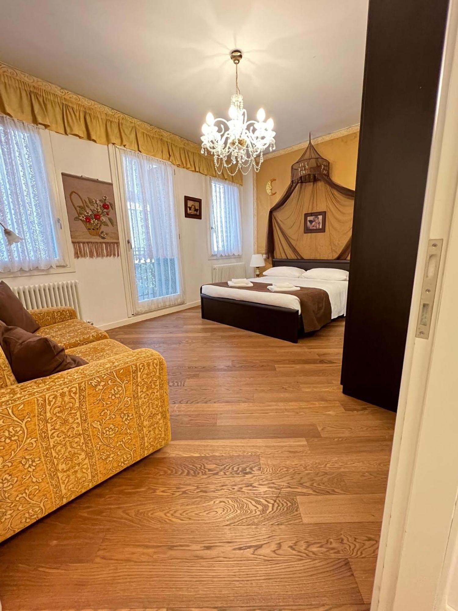 Casabella Apartment Venesia Bagian luar foto